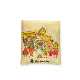 Looking for a stylish and eco-friendly way to carry your shopping essentials? Save Local Bees eco-friendly foldable bag is definitely the best choice! This reusable bag is lightweight and practical, easy to open and fold for convenient carrying. Make a difference by using eco-bags instead of plastic bags to help protect the environment. Don’t forget the creative illustrations of “FunBee” & her friends on the bag too! Let’s grab your bag and bring FunBee with you on every journey!